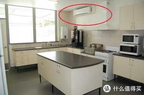 厨房是否要通空调孔呢知识（厨房有没必要装空调）